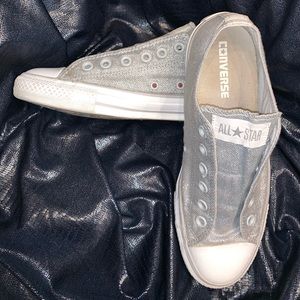 Women’s 8 converse all star chucks silver